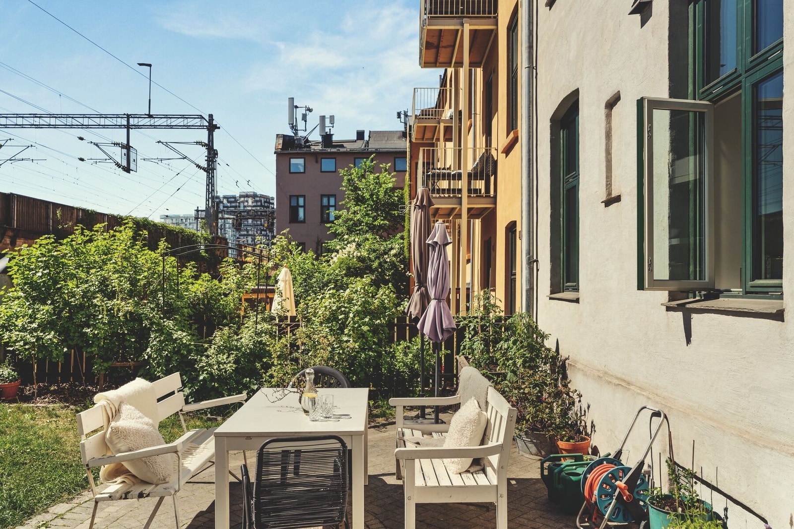 Her kan du nyte lange sommerkvelder i idylliske omgivelser. Galleribilde