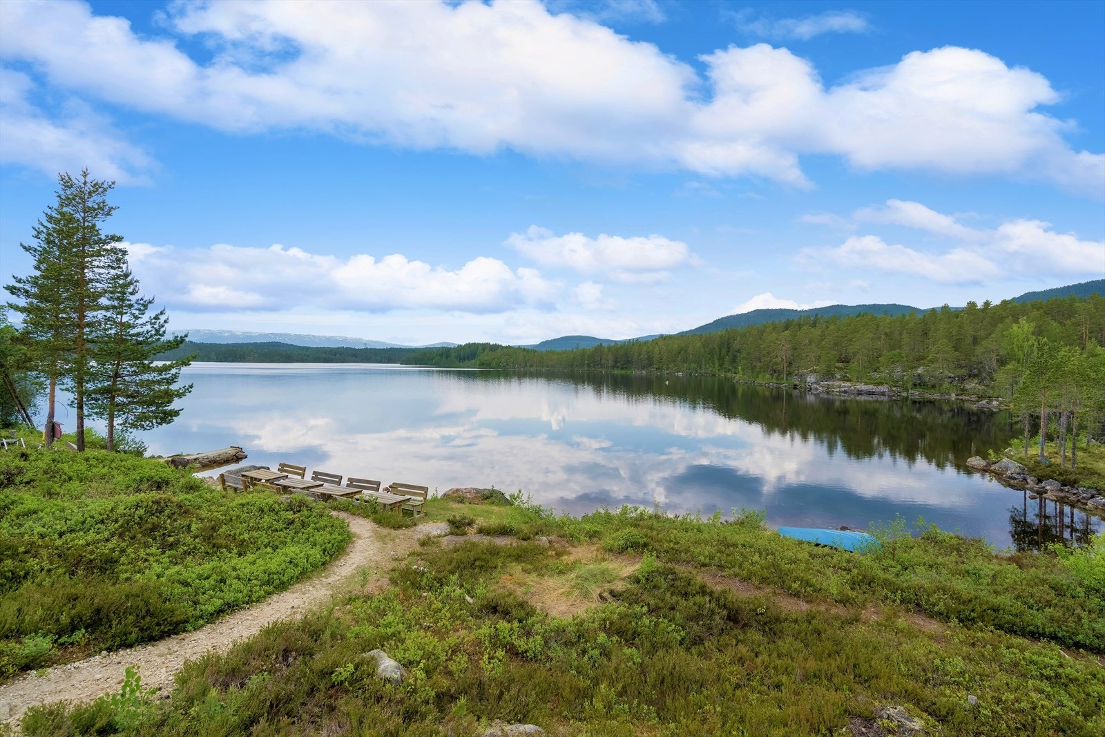 Nydelig nede ved Langevann! Ta et herlig bad her om sommeren Galleribilde