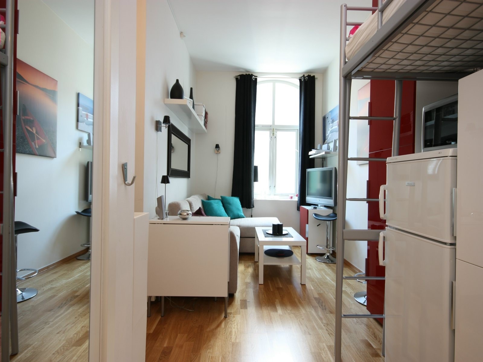 Entrè - leiligheten leies ut delvis møblert - Galleribilde