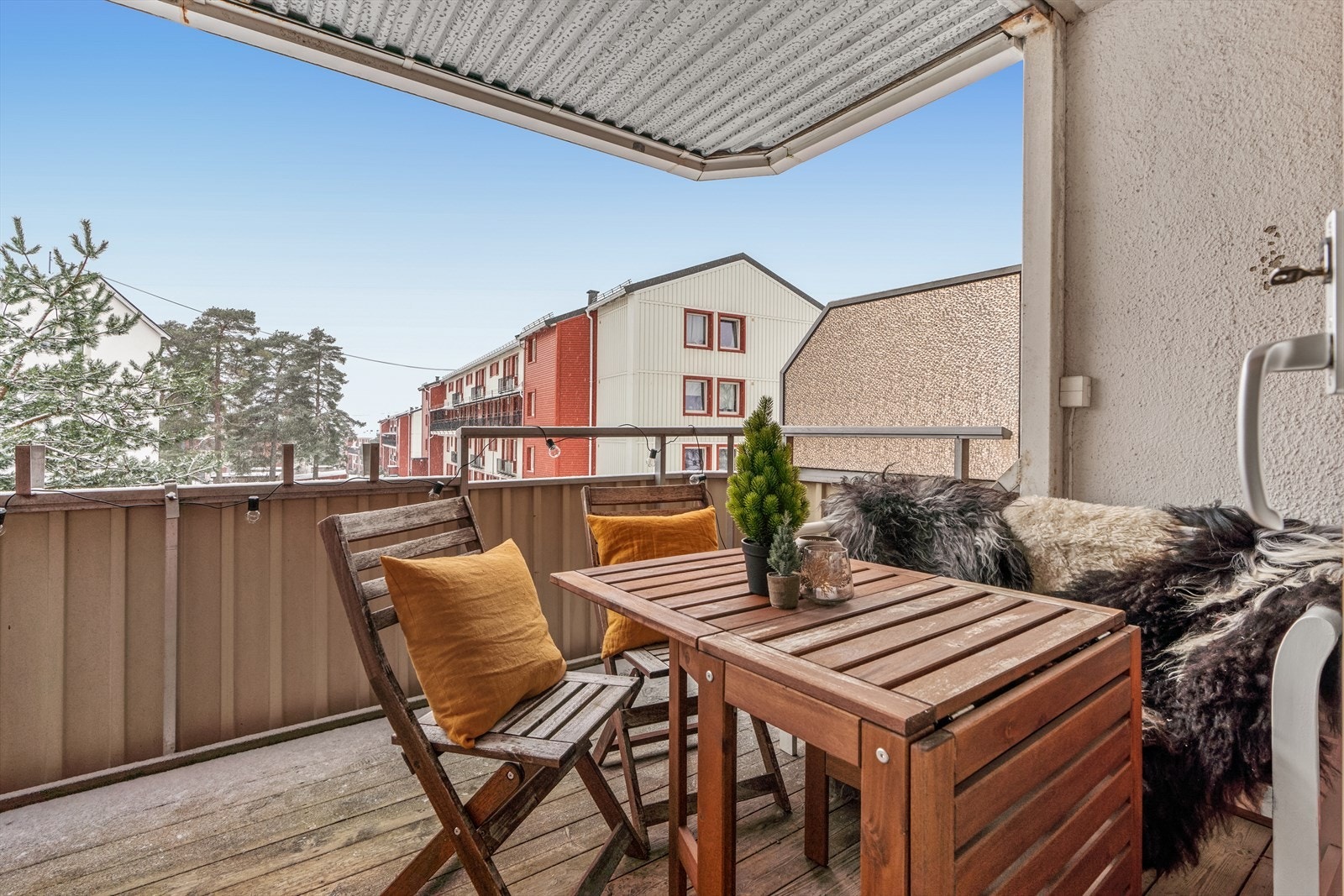 Balkongen er sydvestvendt med gode solforhold. Galleribilde