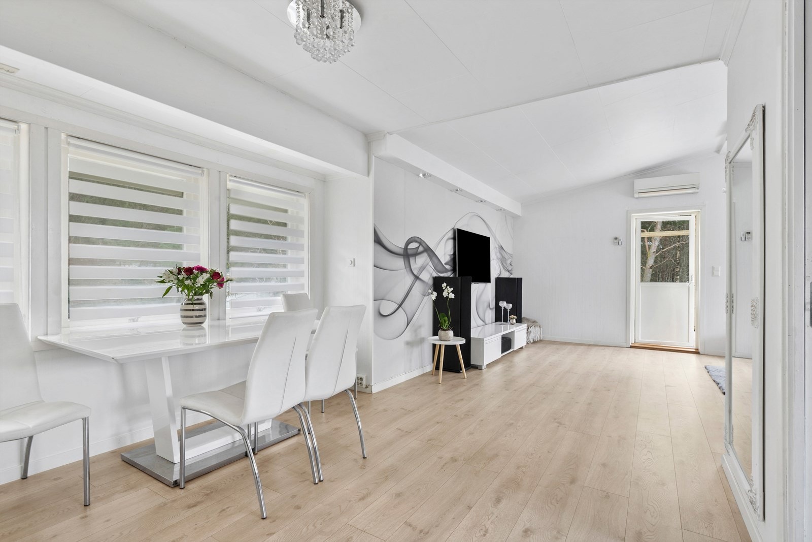 God plass til spisestue. Galleribilde