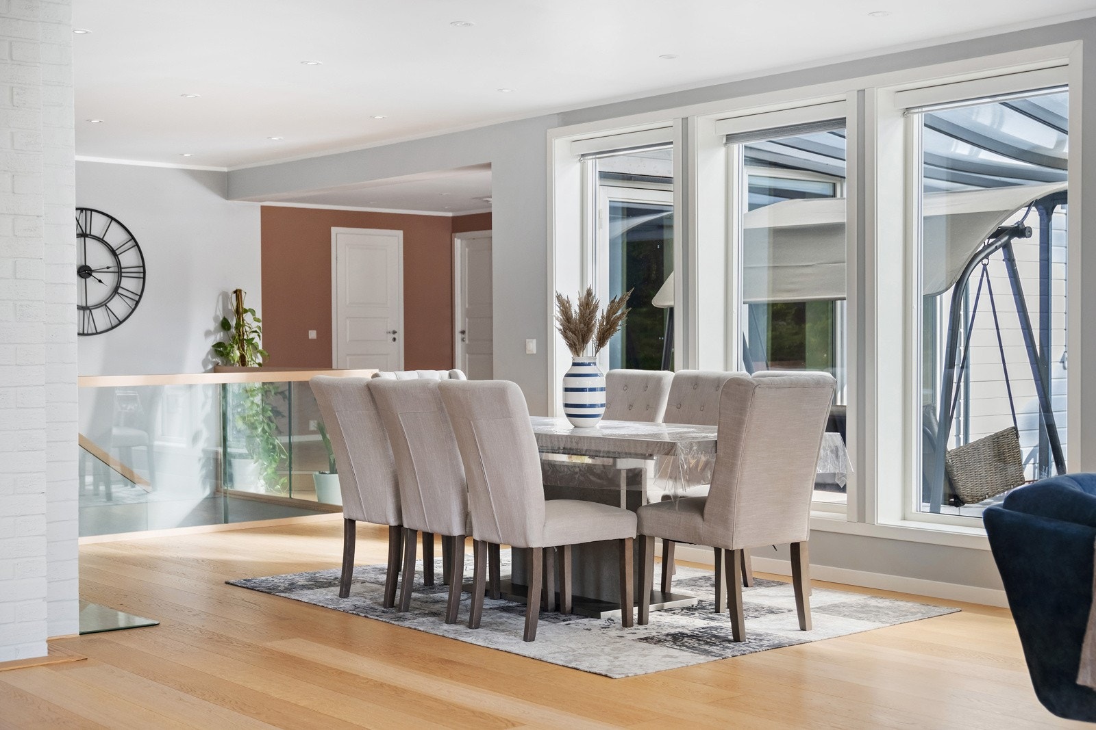 Spisestue i første etasje. Galleribilde