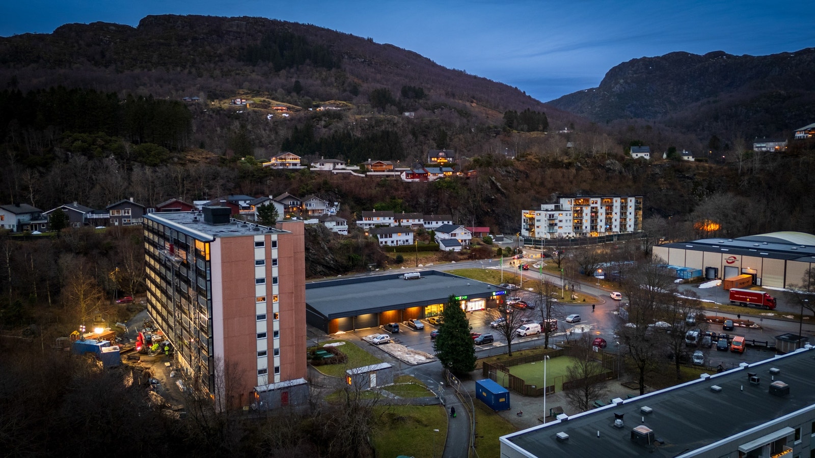 Store grøntområder og fine turmuligheter like utenfor døren til Geitanuken, Toppenipa, Høgstefjellet, Nordgardsfjellet og Salhusfjellet. Galleribilde