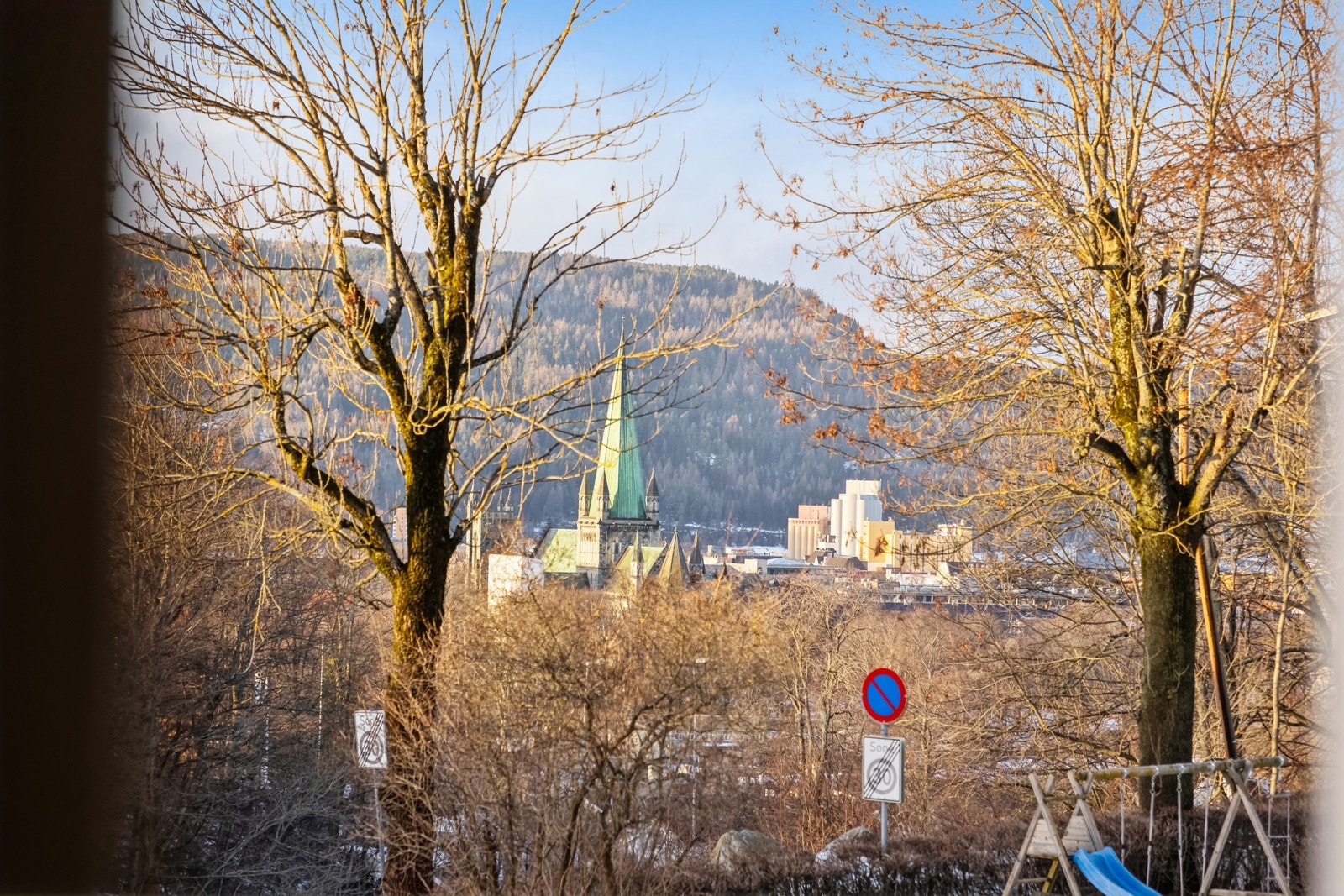 Fra spisestuen er det fantastisk utsikt mot Nidarosdomen. Galleribilde