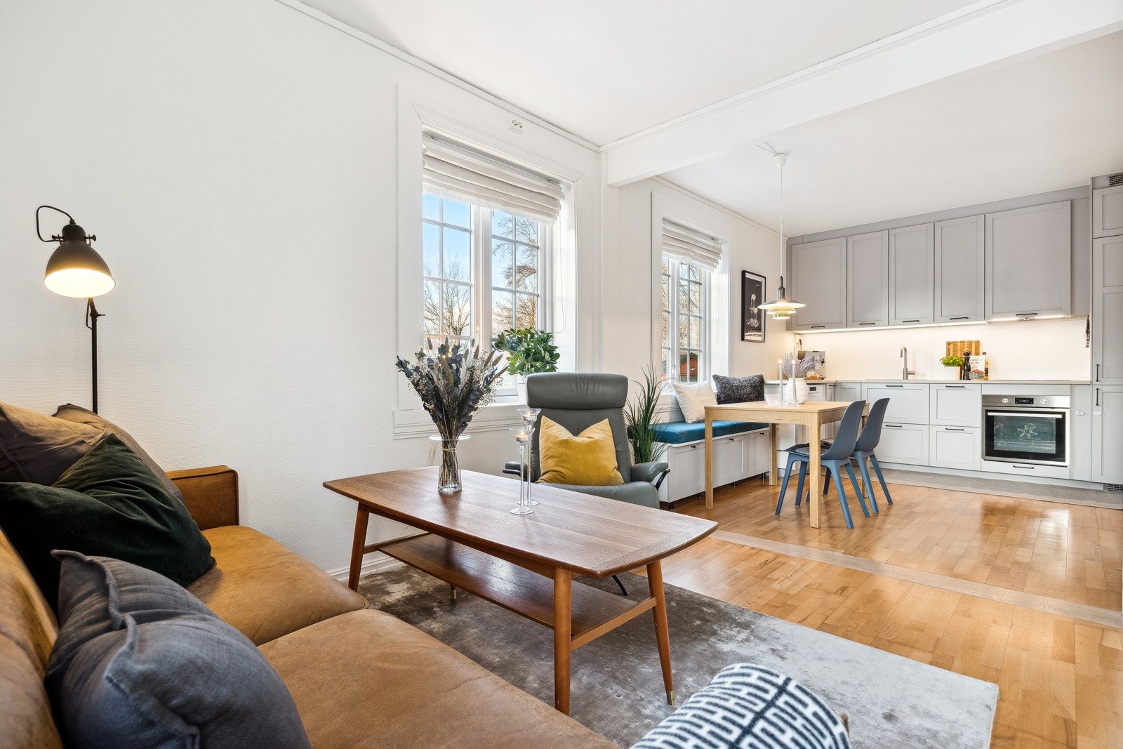 Her nyter man en utsøkt beliggenhet i bybildet i et skjermet nabolag, knappe 10 min gange fra NTNU Gløshaugen, sentrum og Solsiden. Galleribilde