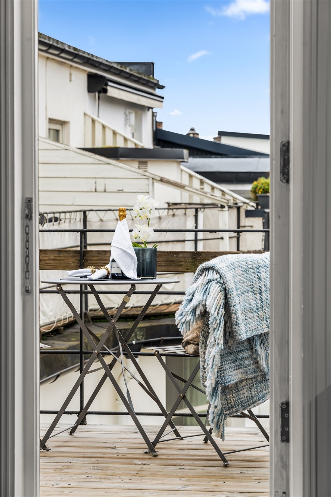Utgang til terrasse fra kjøkkenet. Galleribilde