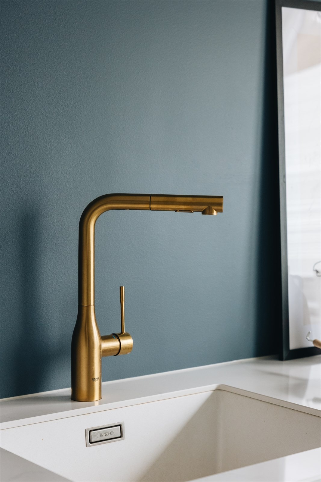 Nedfelt vask med flotte detaljer Galleribilde