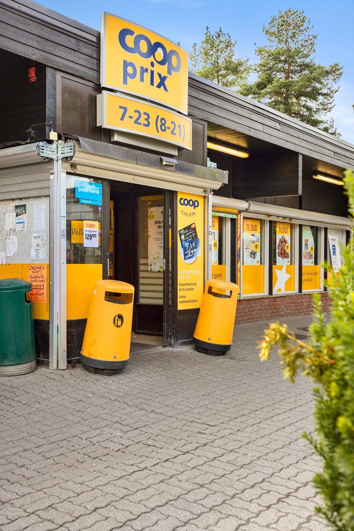 På Vestli torget finner du dagligvarebutikken kun et par minutter unna boligen. Galleribilde