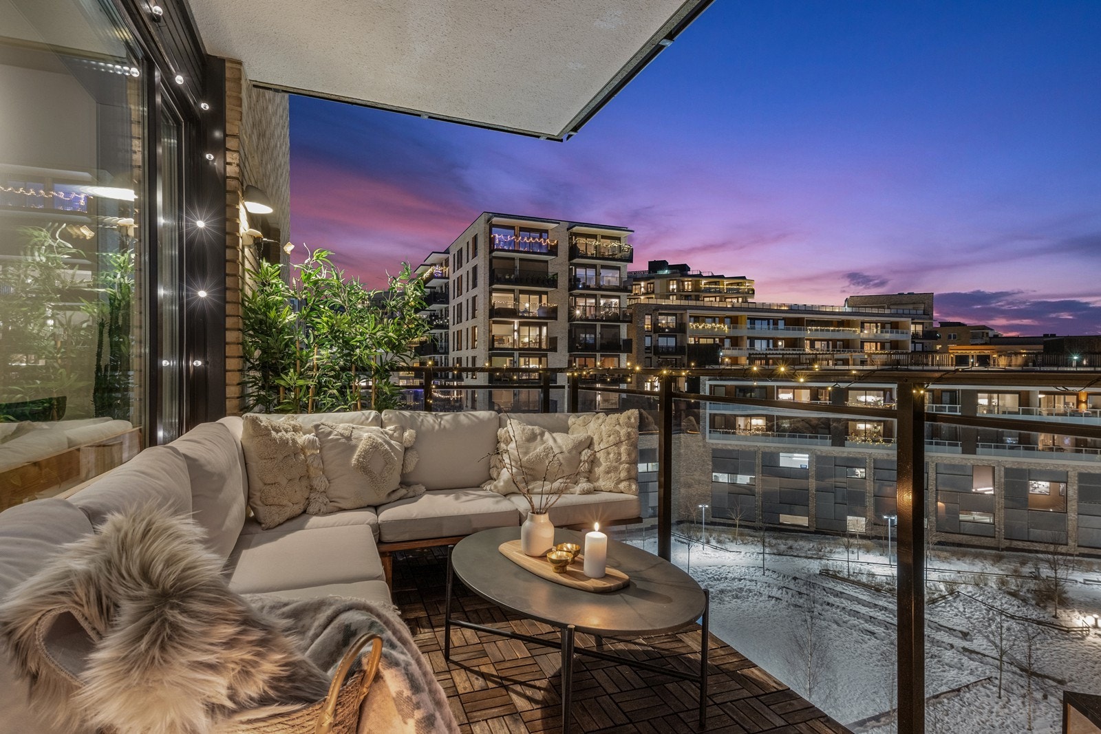 Velkommen til denne herlige 4-roms hjørneleiligheten i 7.etg i attraktive Fernanda Nissen! Galleribilde