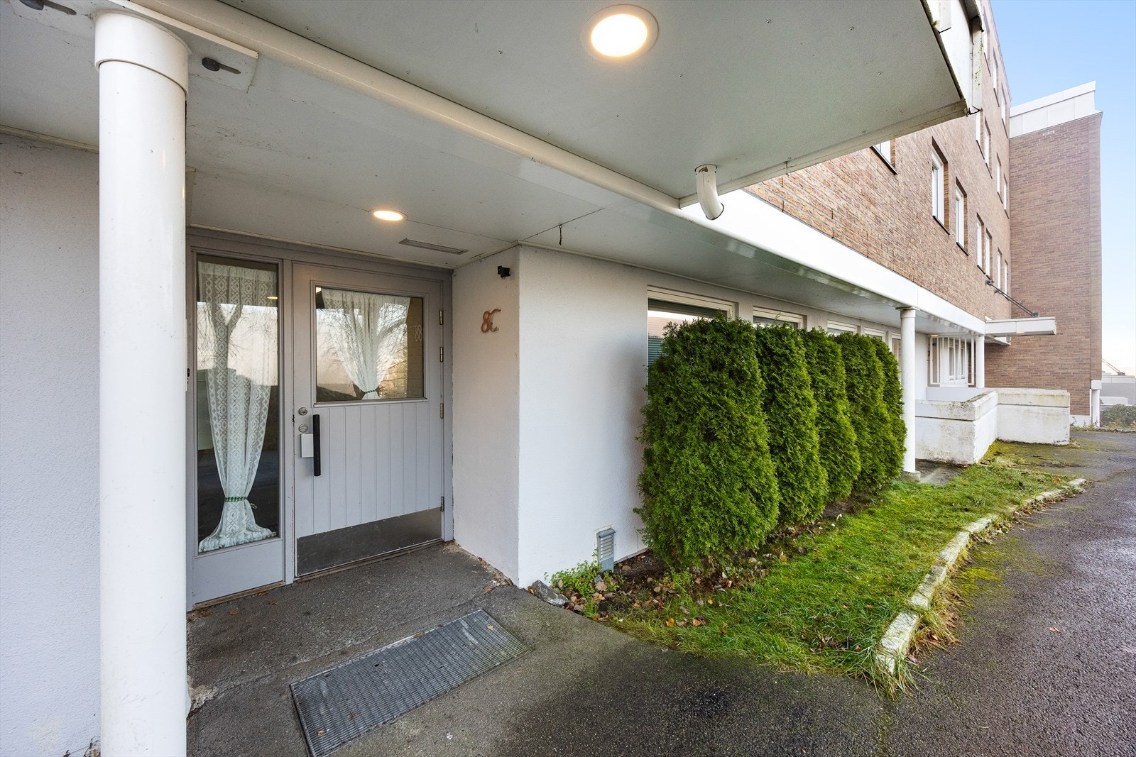 Inngangspartiet til blokka - Velkommen inn! Galleribilde