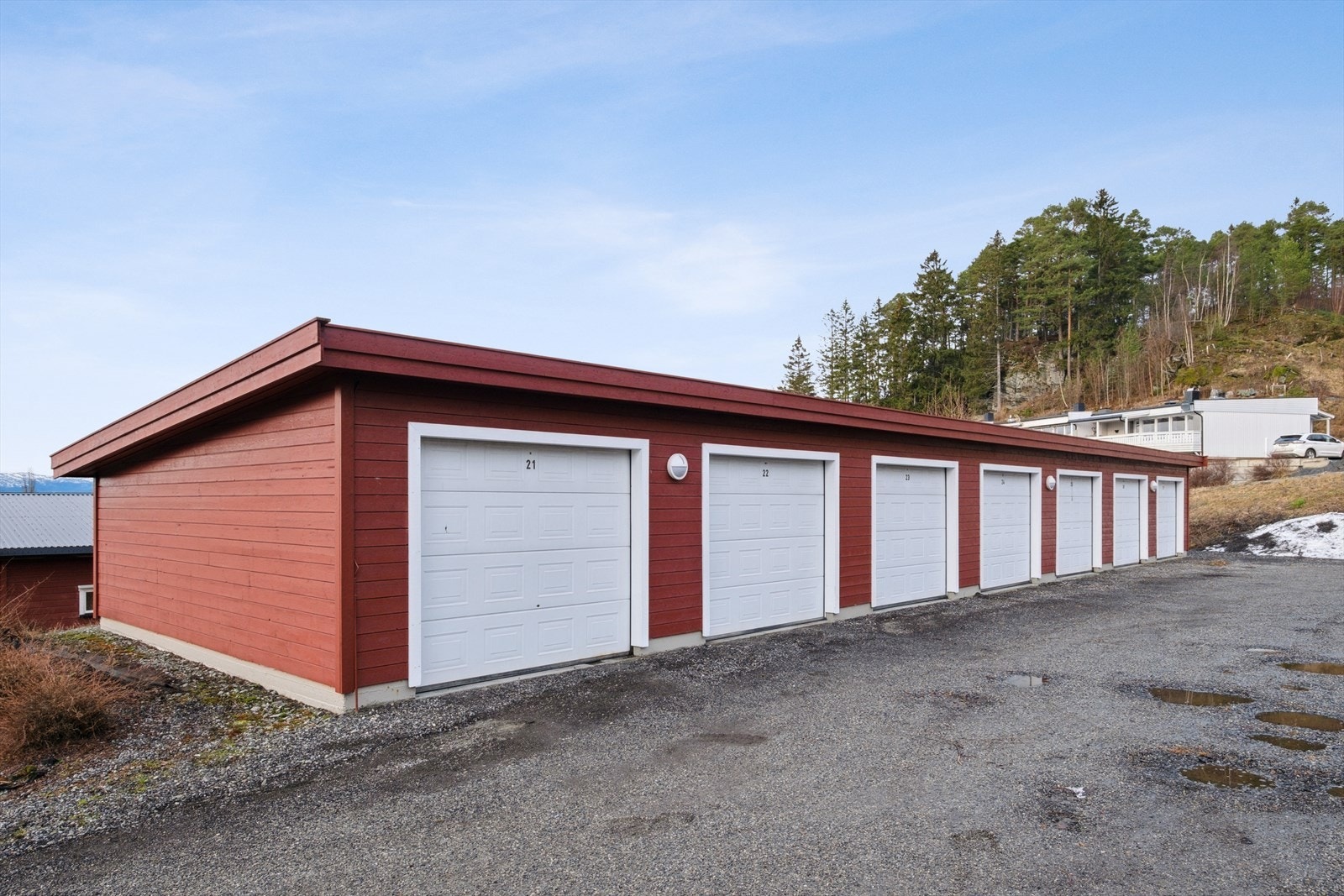 Andelen disponerer garasjeplass i felles garasjeanlegg Galleribilde