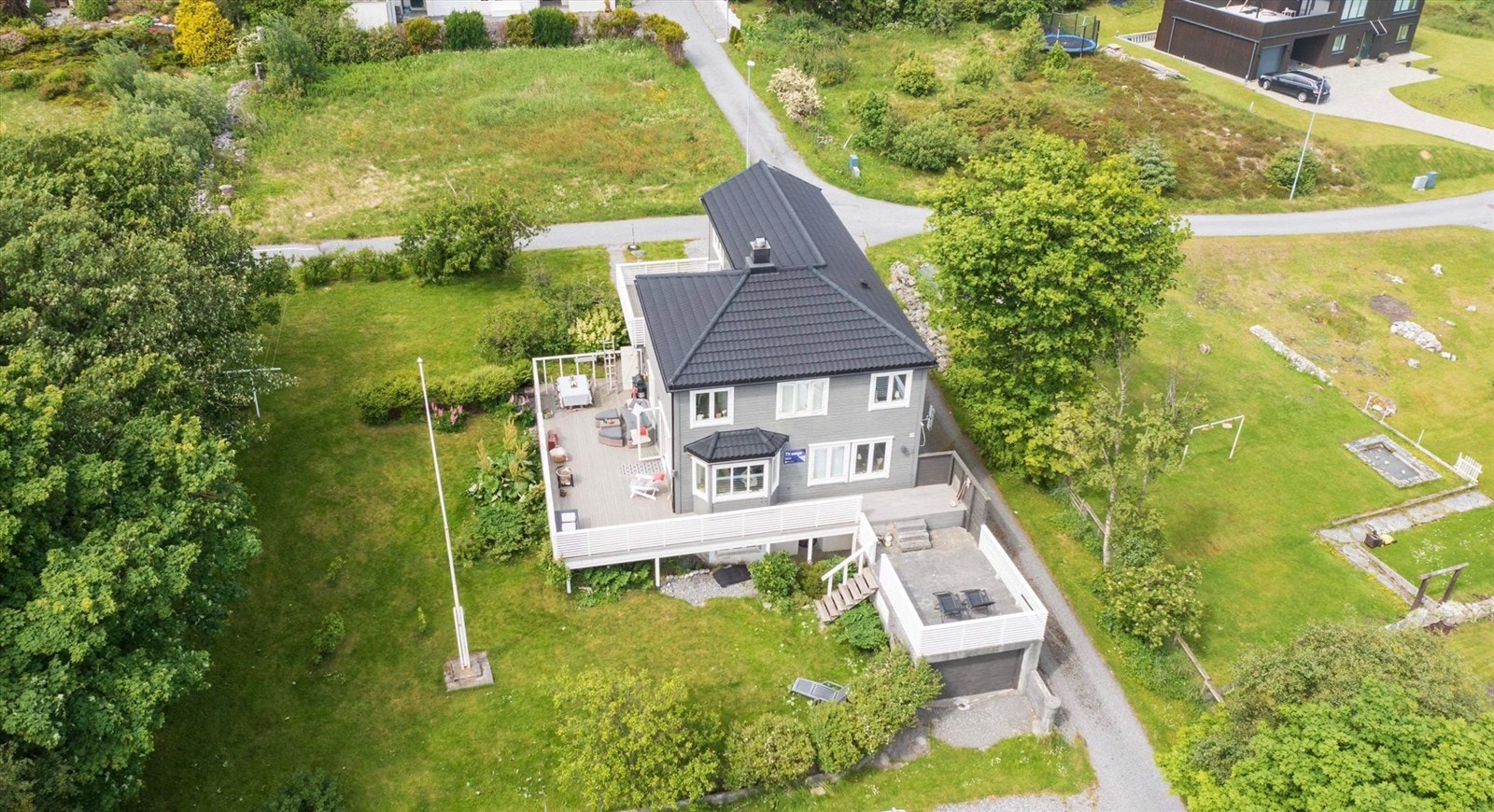 Mange fine uteplasser og terrasser. Galleribilde