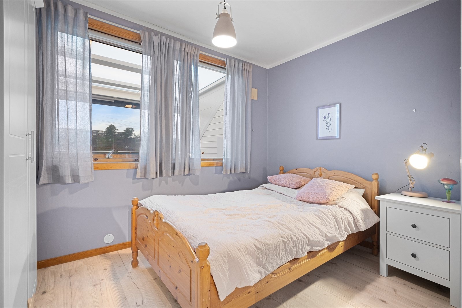 Ca. 9 kvm. soverom med god garderobeplass Galleribilde