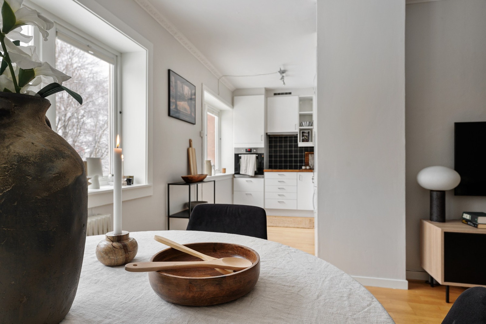 Det er god plass til stort spisebord. Galleribilde