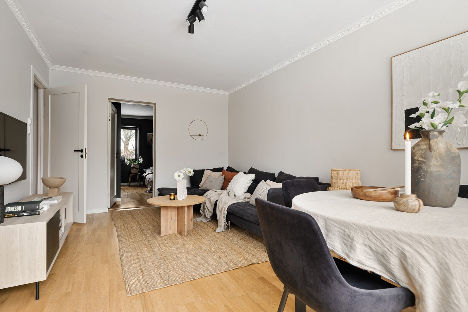 Luftig stue med gode møbleringsmuligheter. Galleribilde