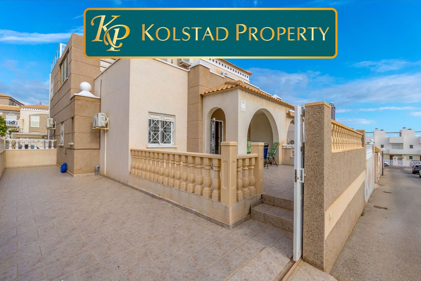 Sørvendt quadro/rekkehus Altos de la Bahia Galleribilde