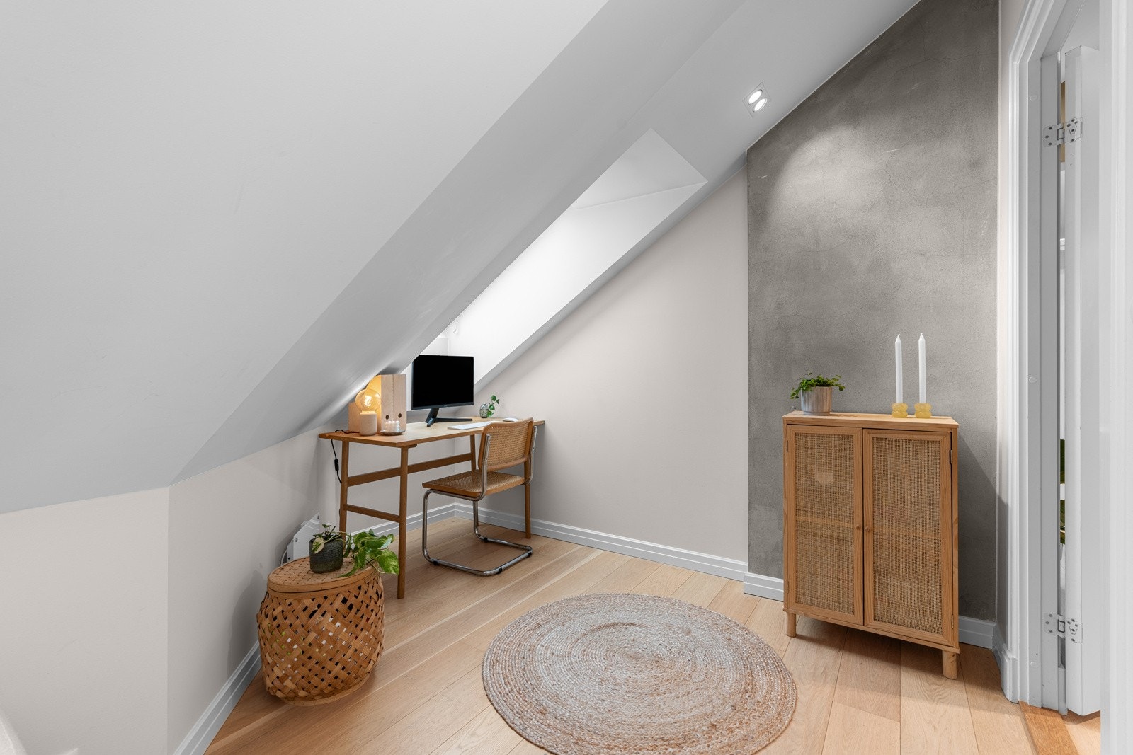 Dette rommet passer perfekt som f.eks. barnerom, gjesterom og/eller kontor. Galleribilde