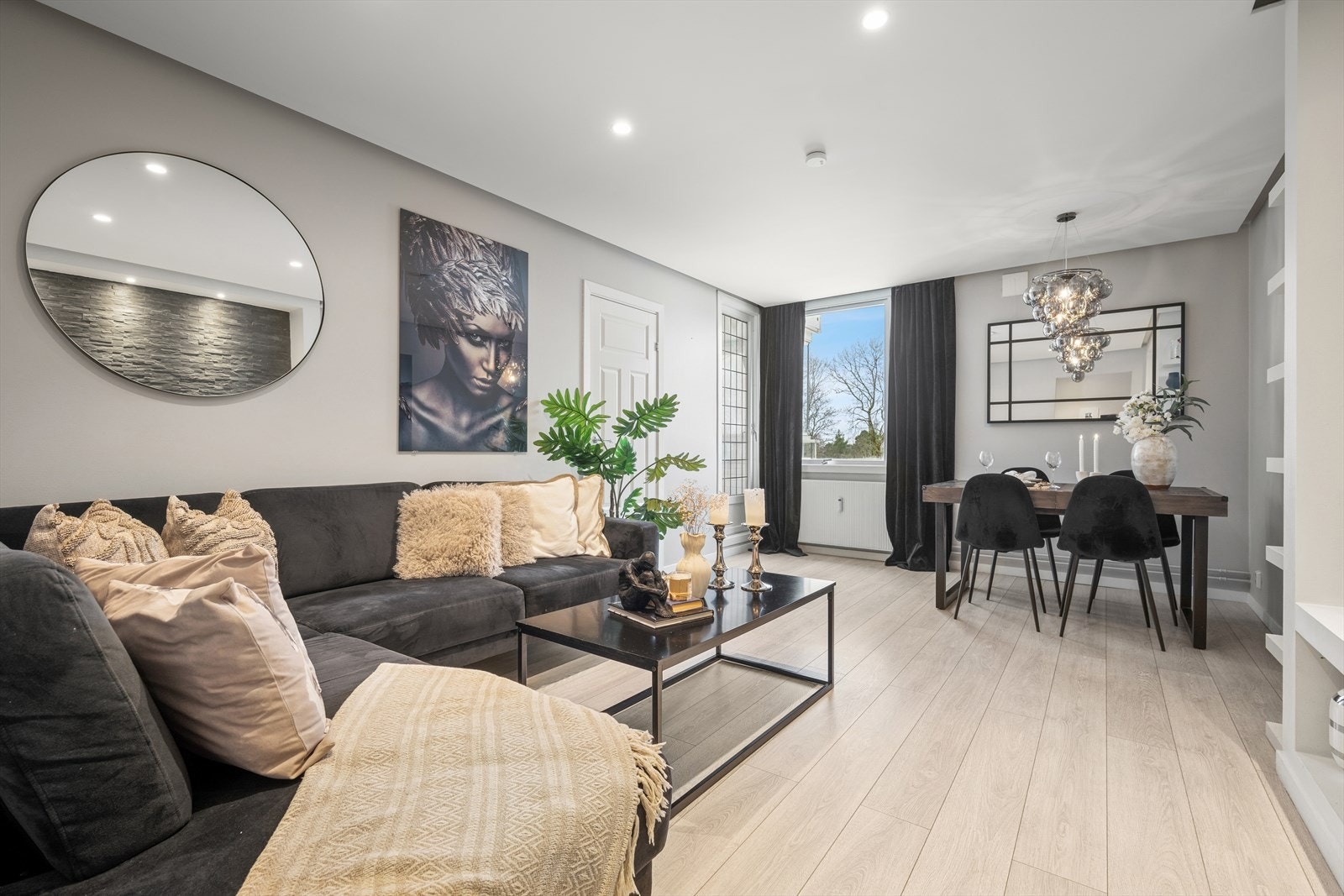 Velkomment til Sigrid Undsets vei 1 - Presentert av Farzan Hamid Khan Galleribilde