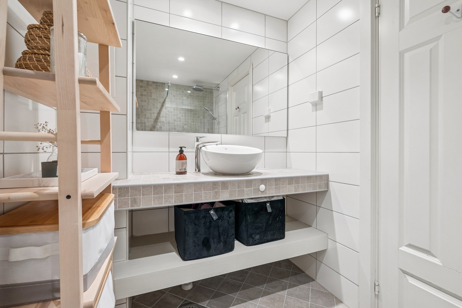 Baderommet ble pusset opp i 2015 i regi av borettslaget. Galleribilde