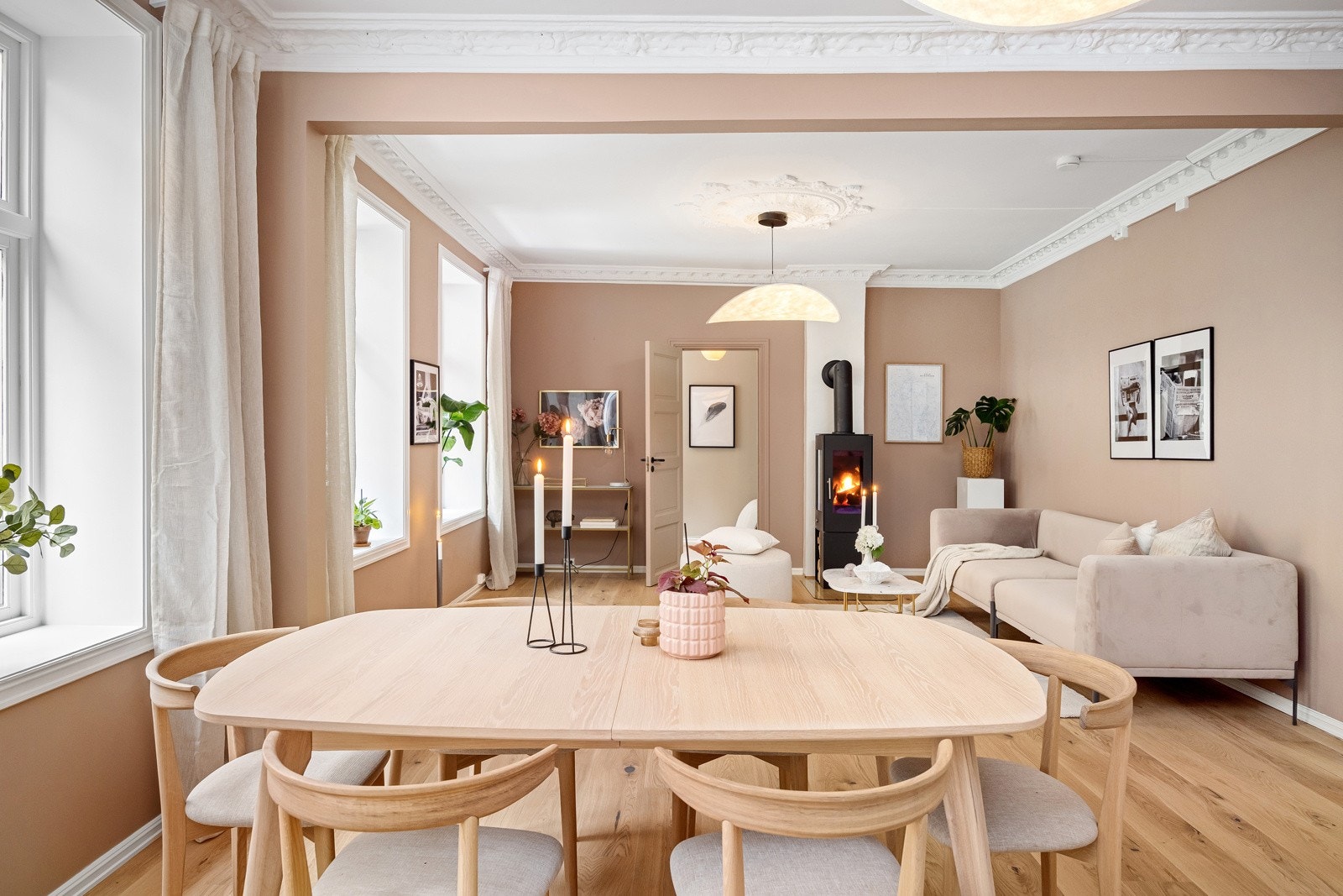 - Varmtvann og fibernett er inkludert i fellesutgifter - Galleribilde