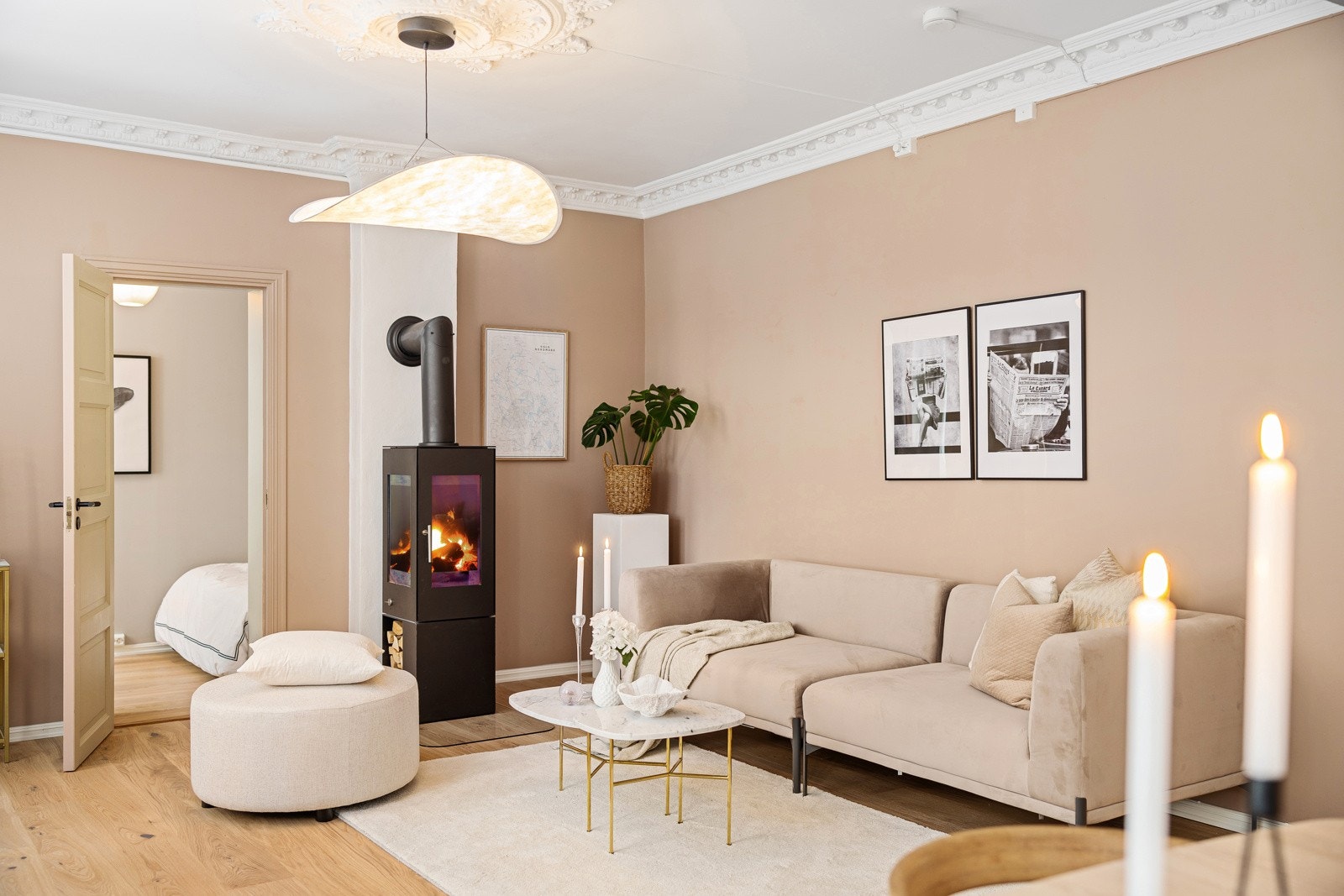 - Stuen har gode møbleringsmuligheter med god plass til sittegruppe med tilhørende møblement - Galleribilde