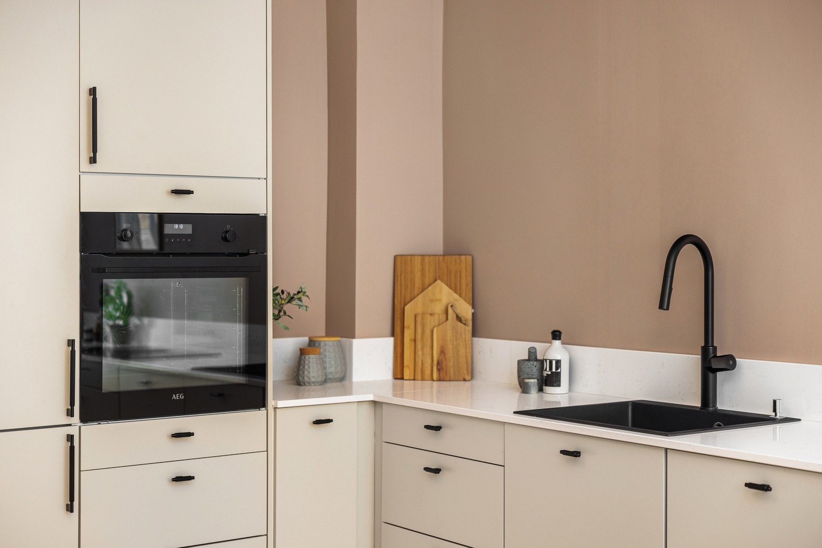 - Både komfyrvakt og vannstopper/waterguard er installert - Galleribilde