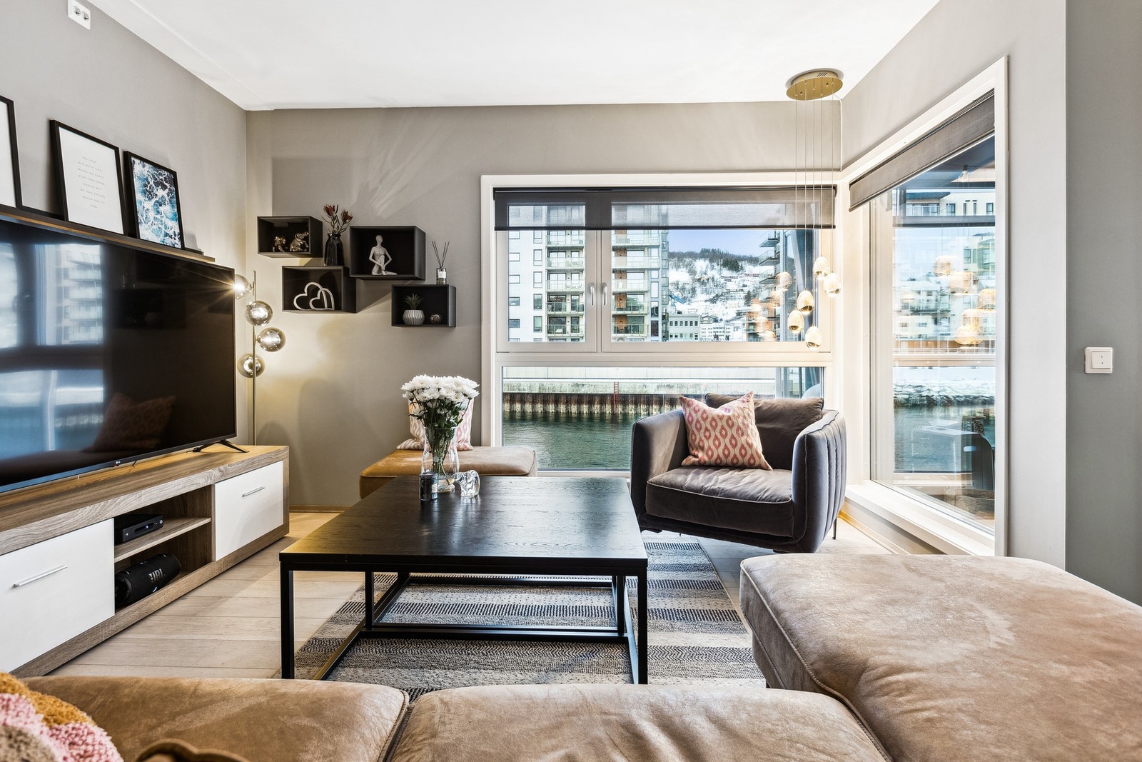 Herlig å se sjøen fra godstolen. Galleribilde