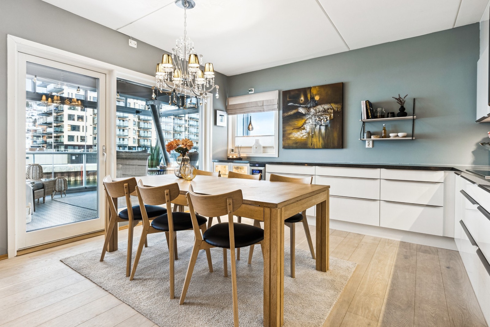 Denne leilighetstypen er sjelden vare i markedet. Planløsningen er veldig praktisk og god. Galleribilde