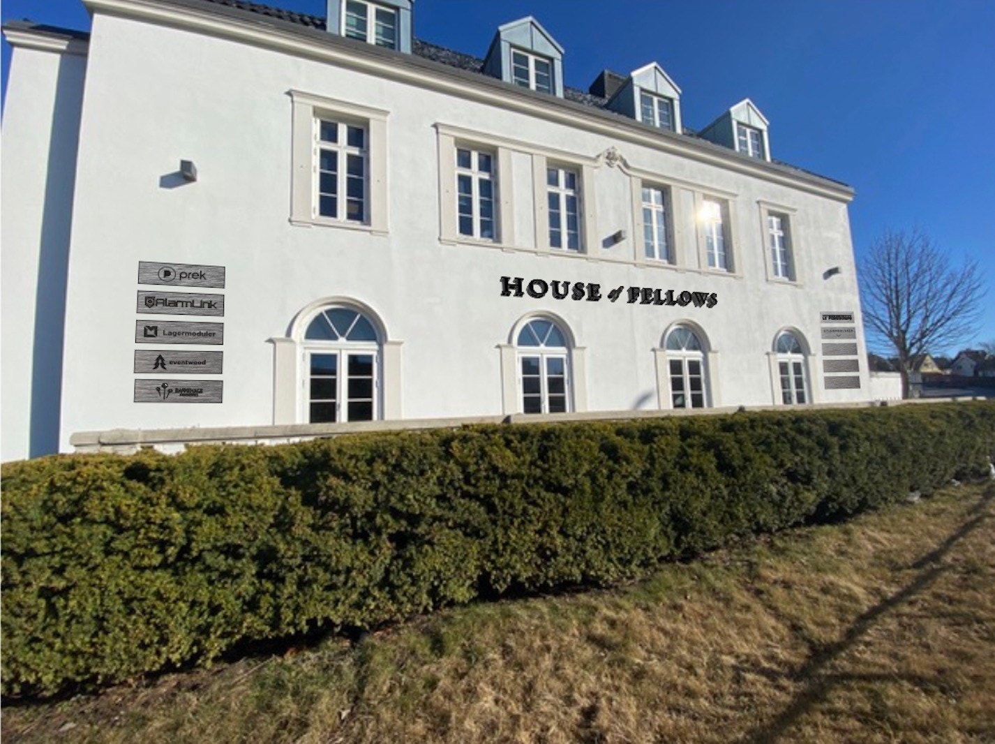 Husets fasade med profilering Galleribilde