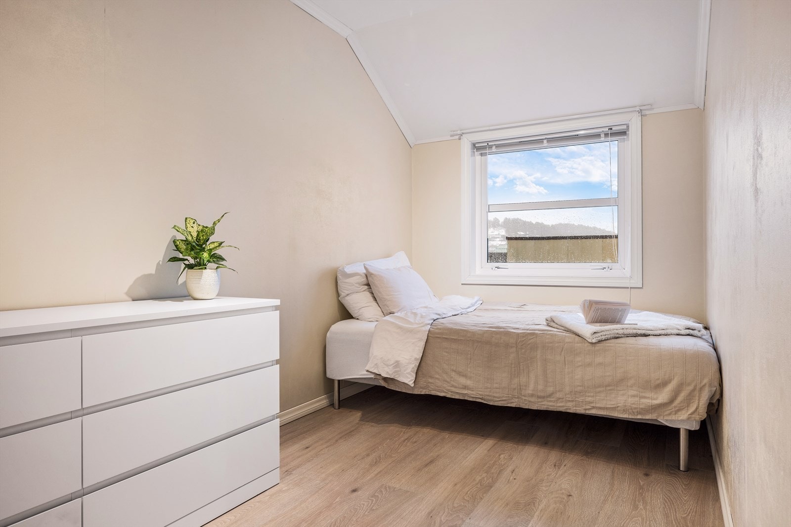 Innerst i gangen vil en finne soverom nr 2 Galleribilde