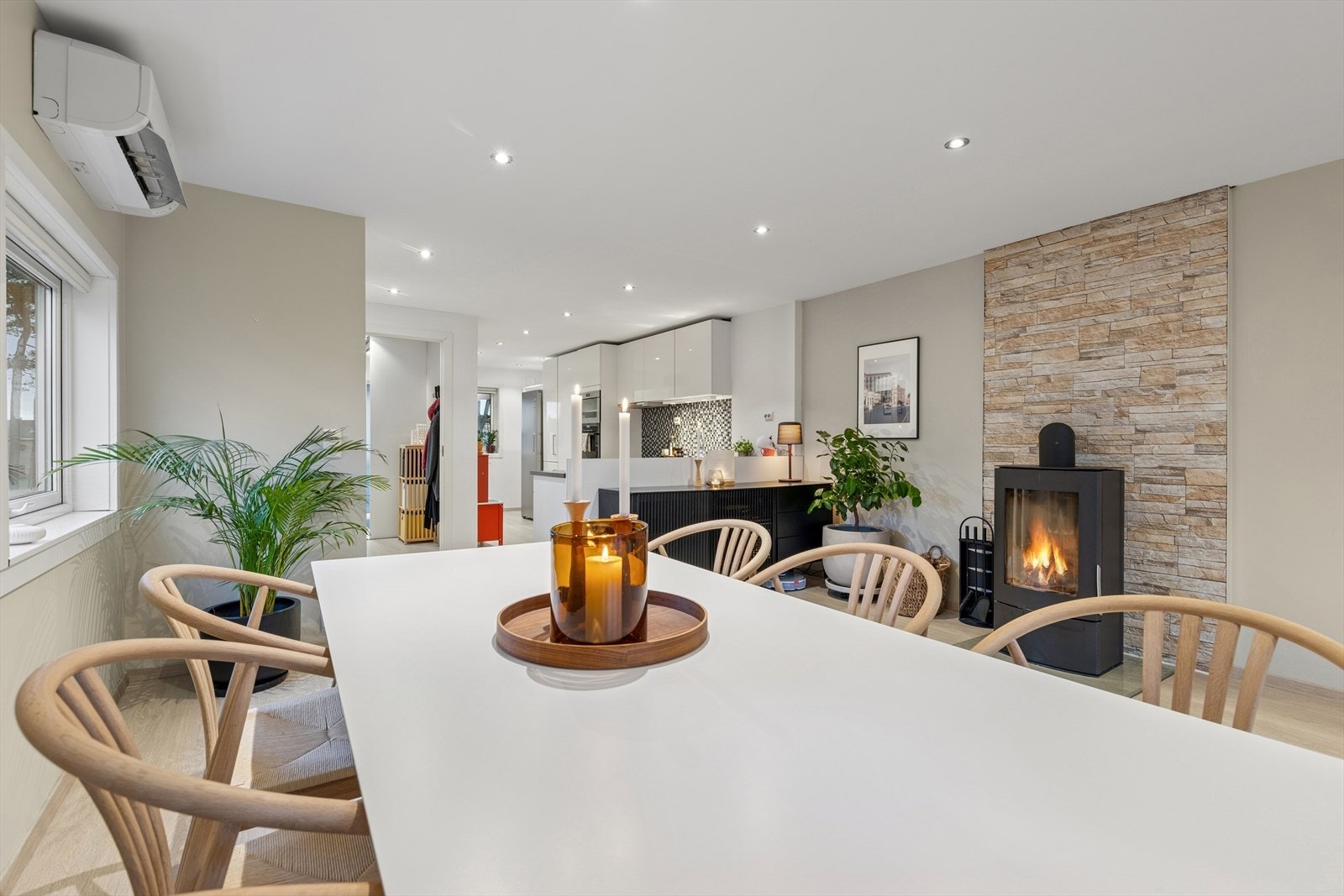 1. etg: Spisestue Galleribilde