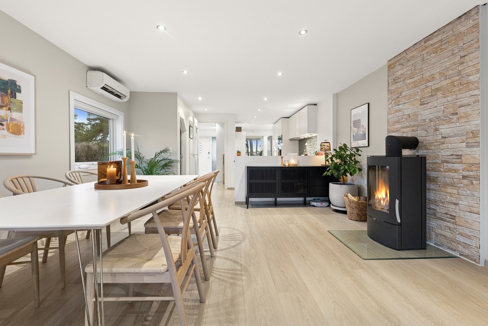 1. etg: Spisestue Galleribilde