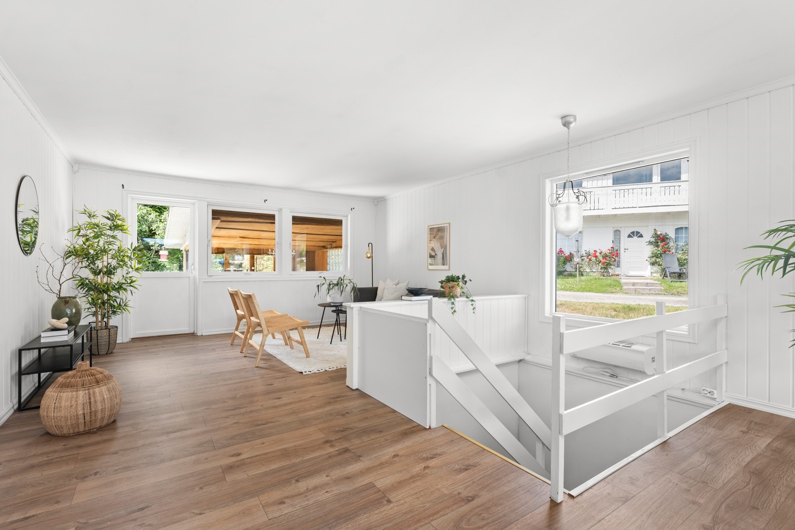 i 2.etg er det en romslig stue, kjøkken, 1 soverom og toalettrom. Galleribilde