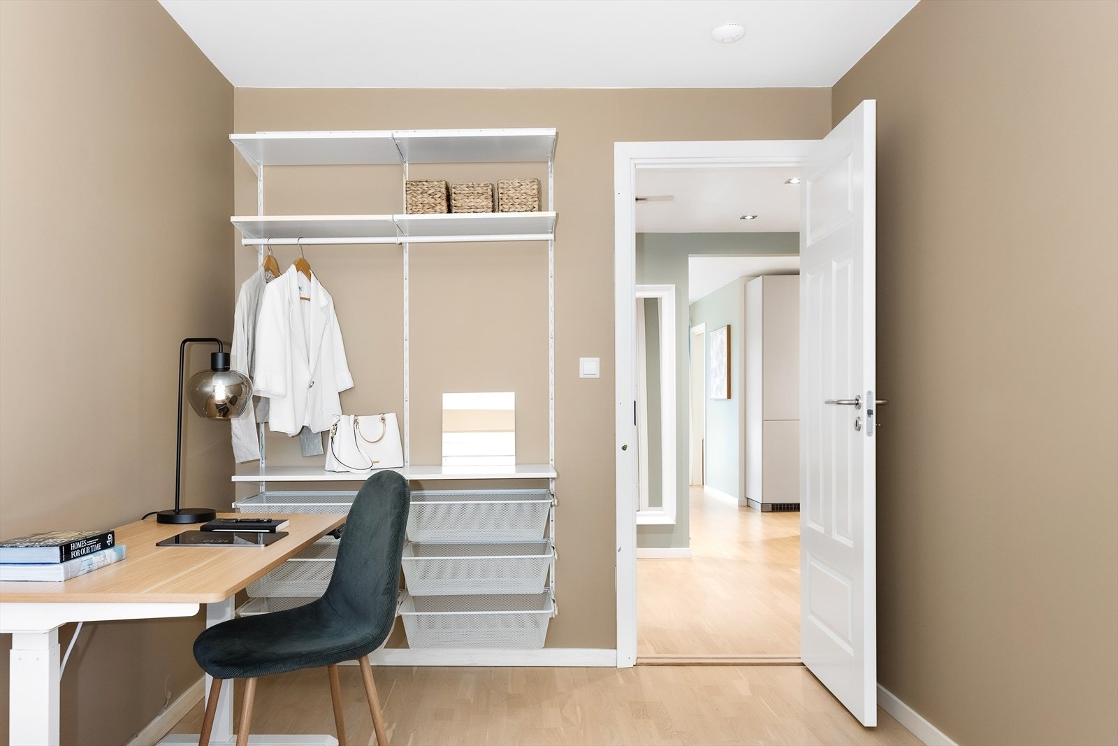 Leiligheten inneholder tre fine soverom Galleribilde