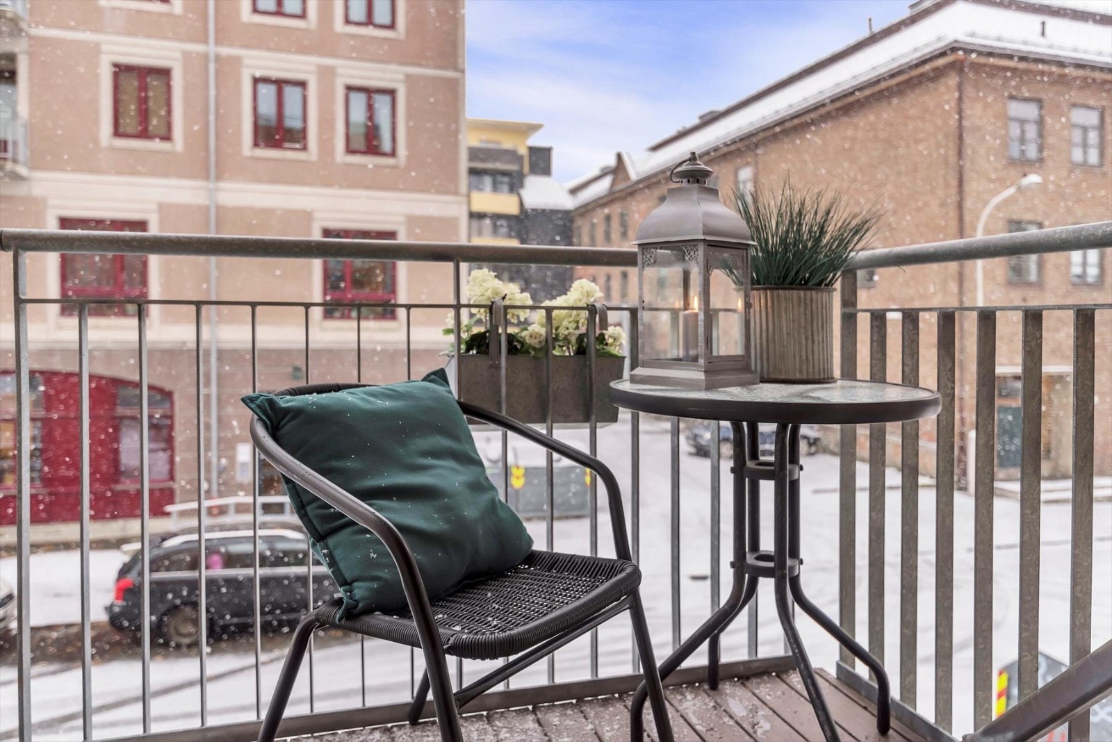 Leiligheten byr blant annet på en trivelig balkong på 2m². Sameiet har også en felles takterrasse. Galleribilde