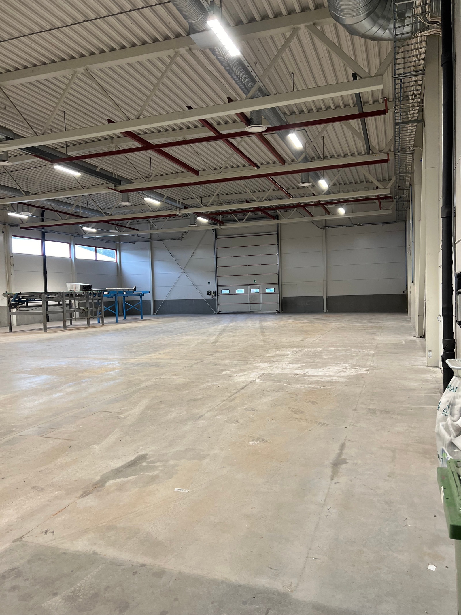 Ryddig og oversiktlig lagerhall Galleribilde