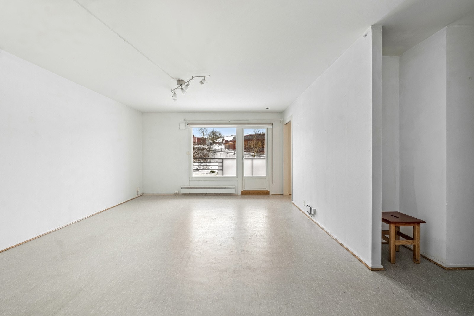 Romslig stue med gode muligheter Galleribilde