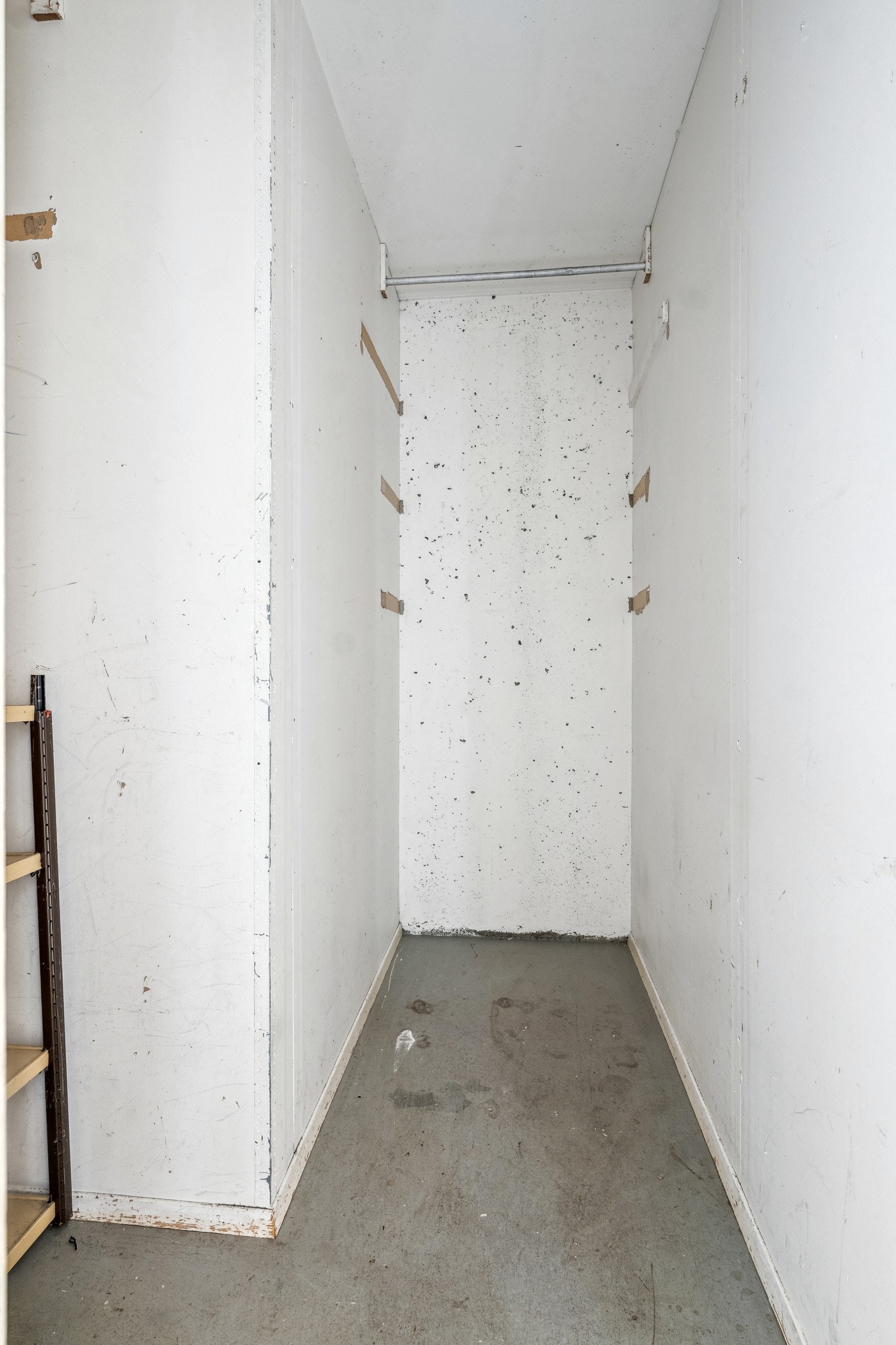 Bod med inngang fra balkong Galleribilde