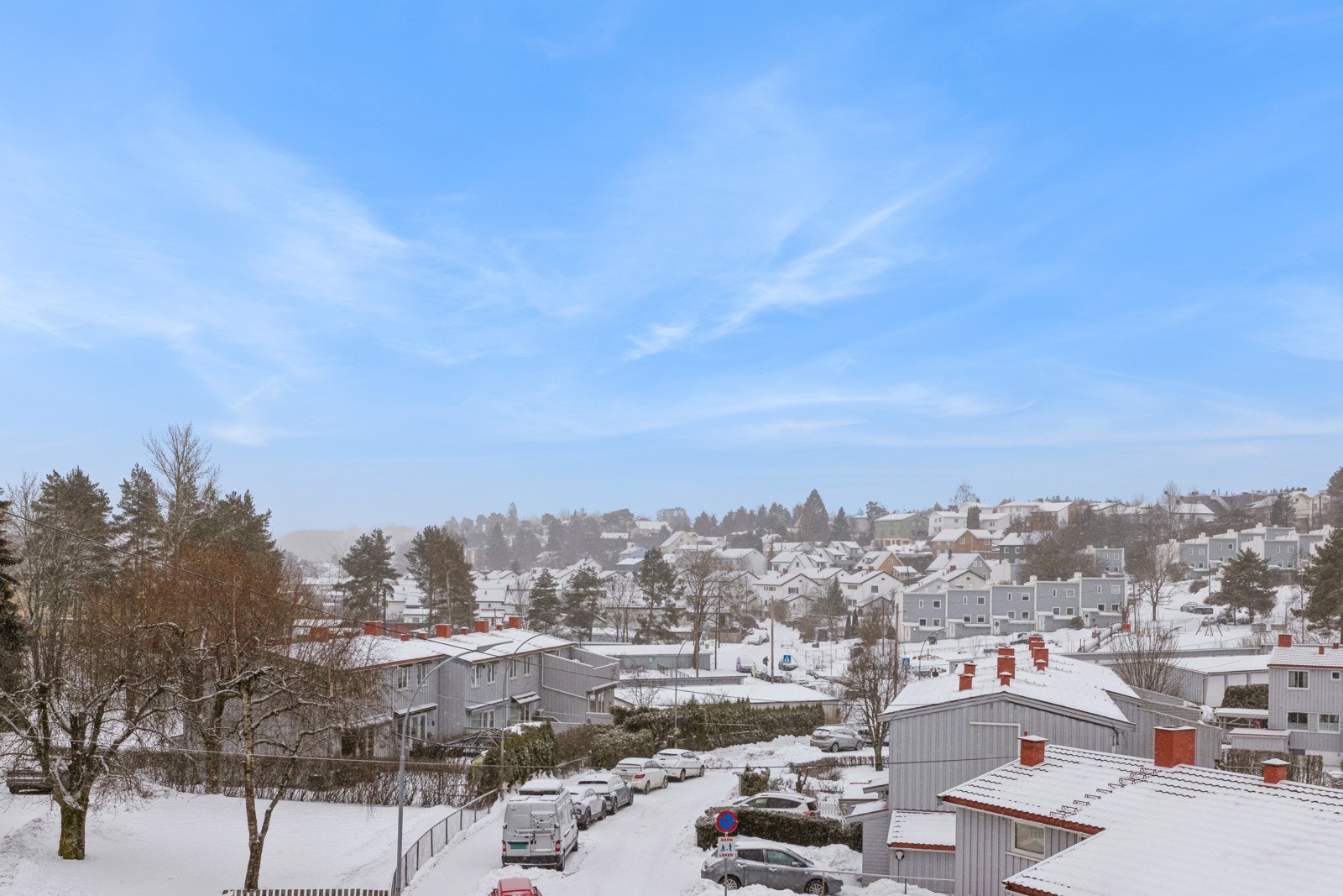 Utsikt fra balkongen mot nærområdet. Galleribilde