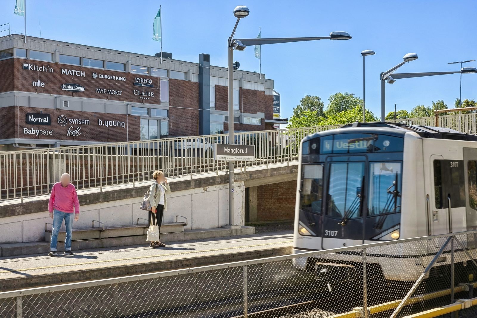 Manglerud t-bane stasjon. Galleribilde