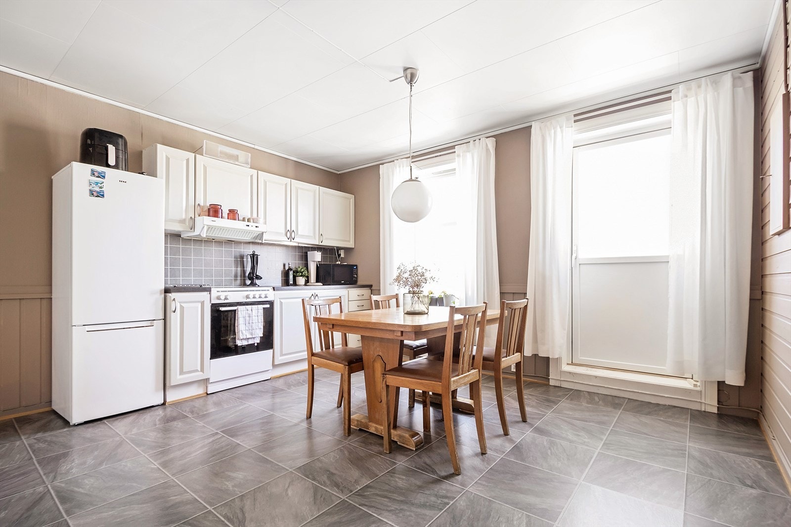 Her er det utgang til altan. Galleribilde