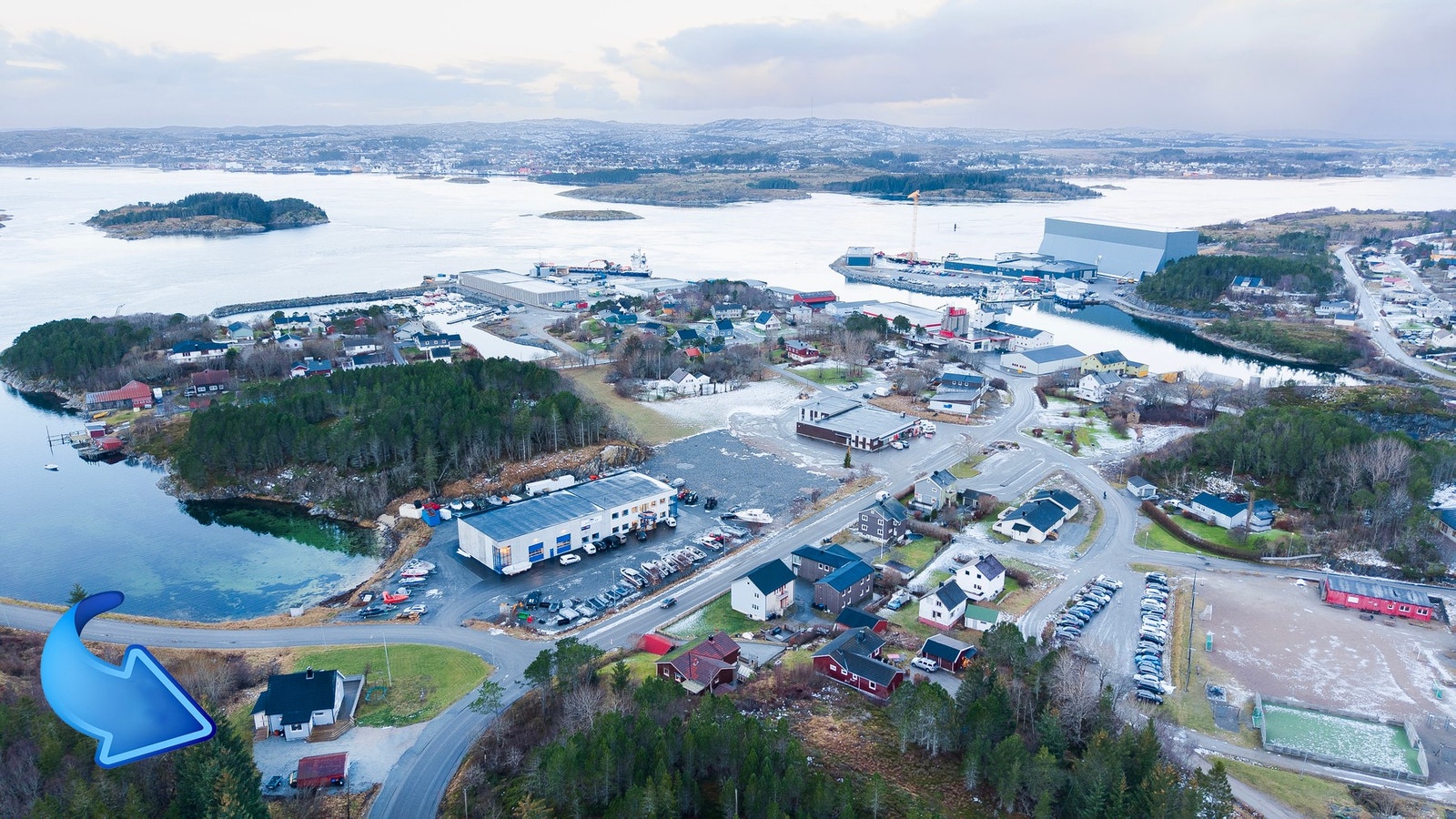 Det er 8 km til Rørvik og 15 km til Kolvereid Galleribilde
