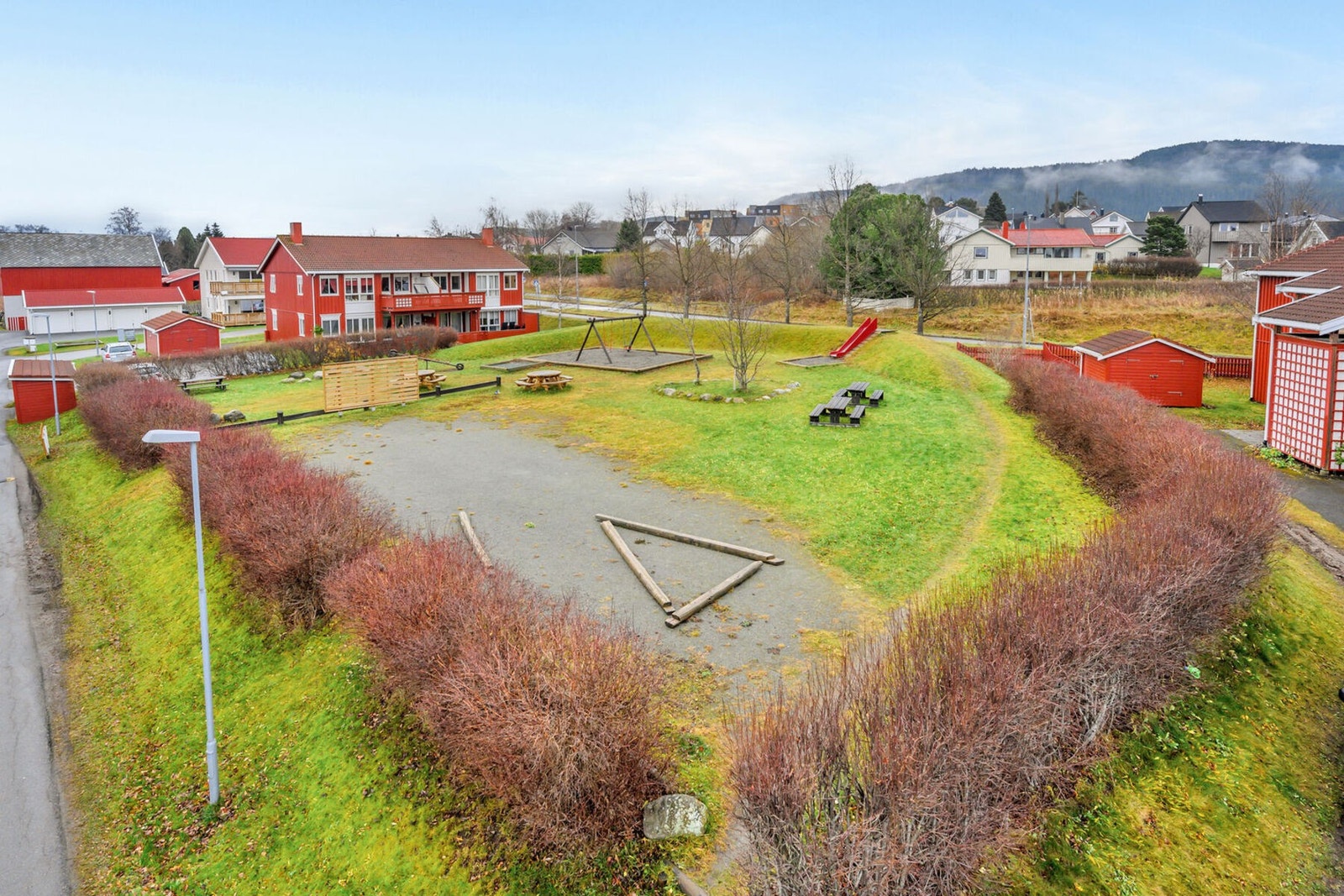 Svært flotte og barnevennlige fellesarealer i gaten. Galleribilde