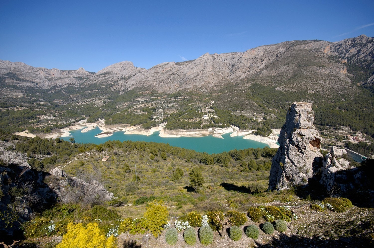 Et yndet turområde og badevann 10 min fra boligen Galleribilde