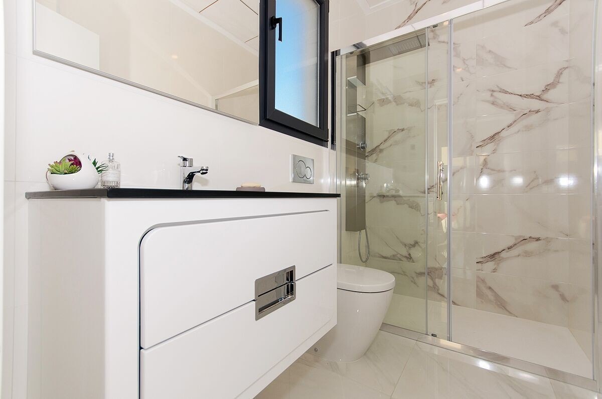 3 lekre moderne bad Galleribilde