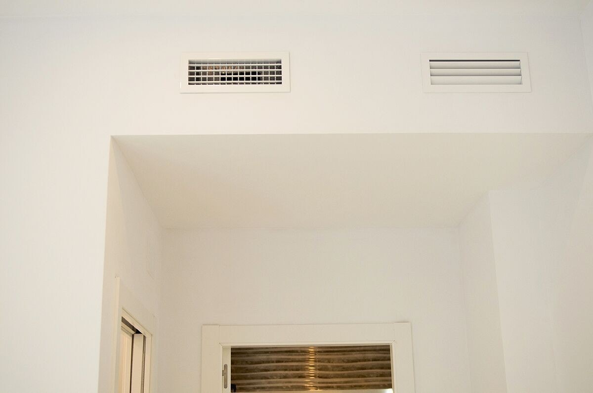 Pre-installert a/c kulde/varme gjennom skjulte kanaler Galleribilde