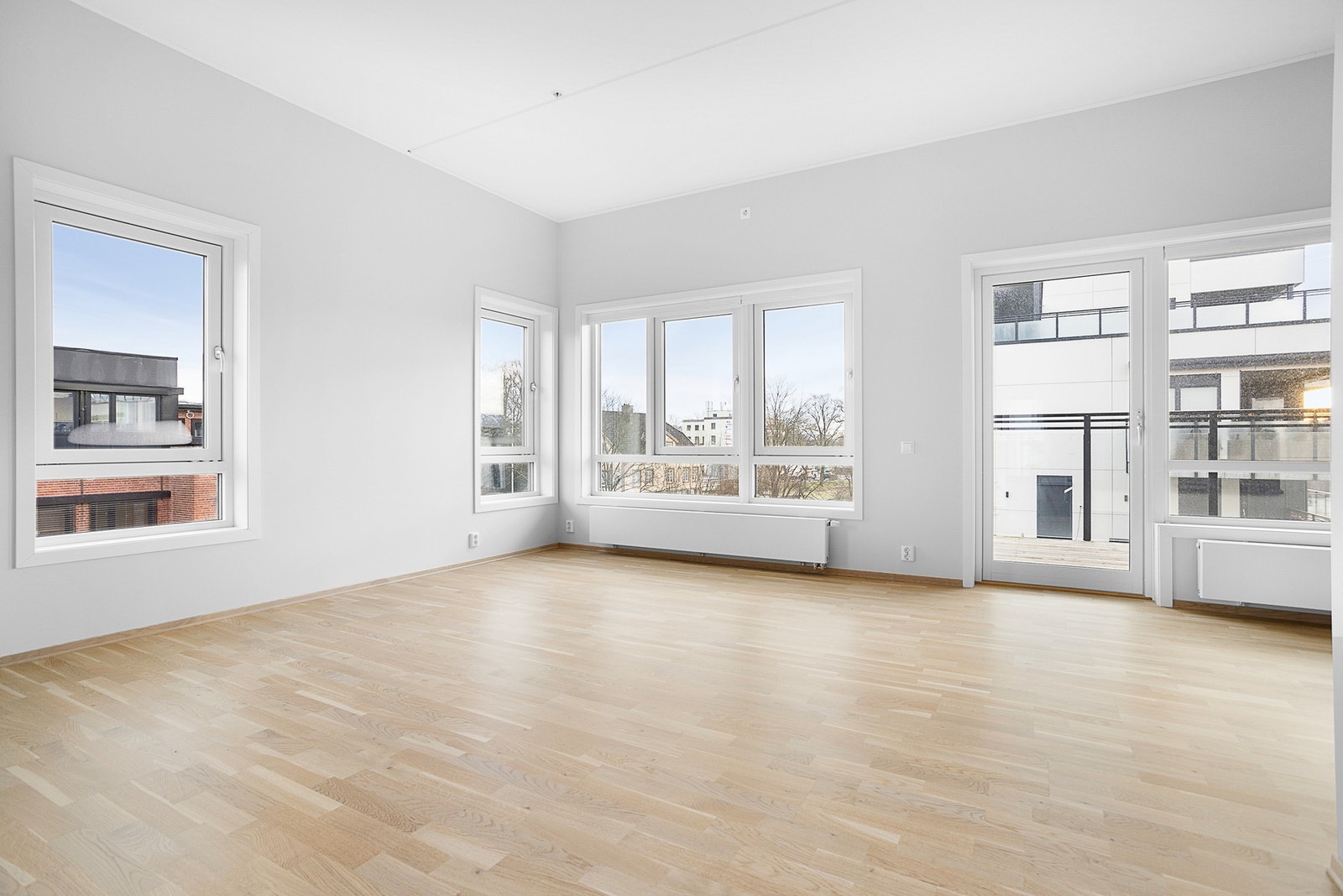 God plass til spisemøblement på kjøkkenet Galleribilde