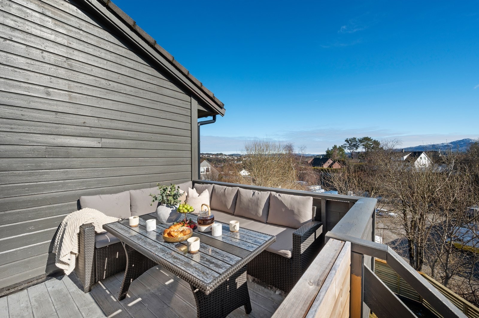 Her har du god plass til flere sittegrupper. Galleribilde