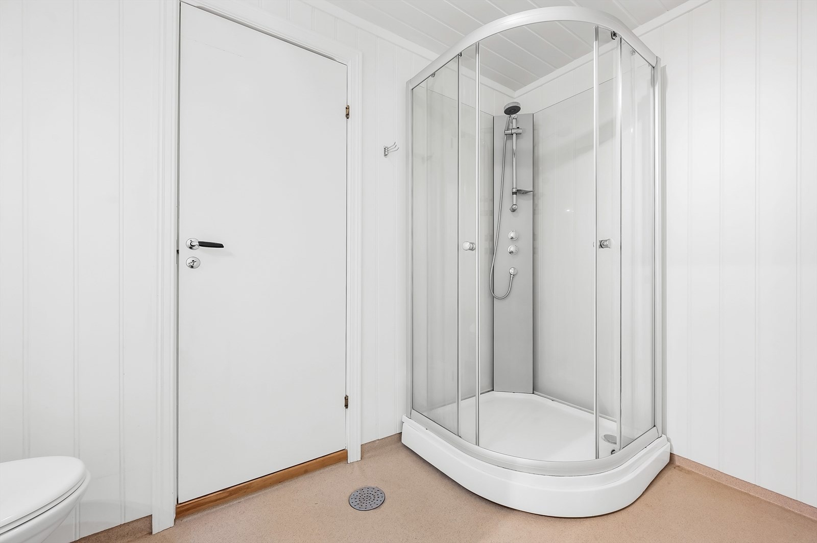 Bad med dusjkabinett Galleribilde