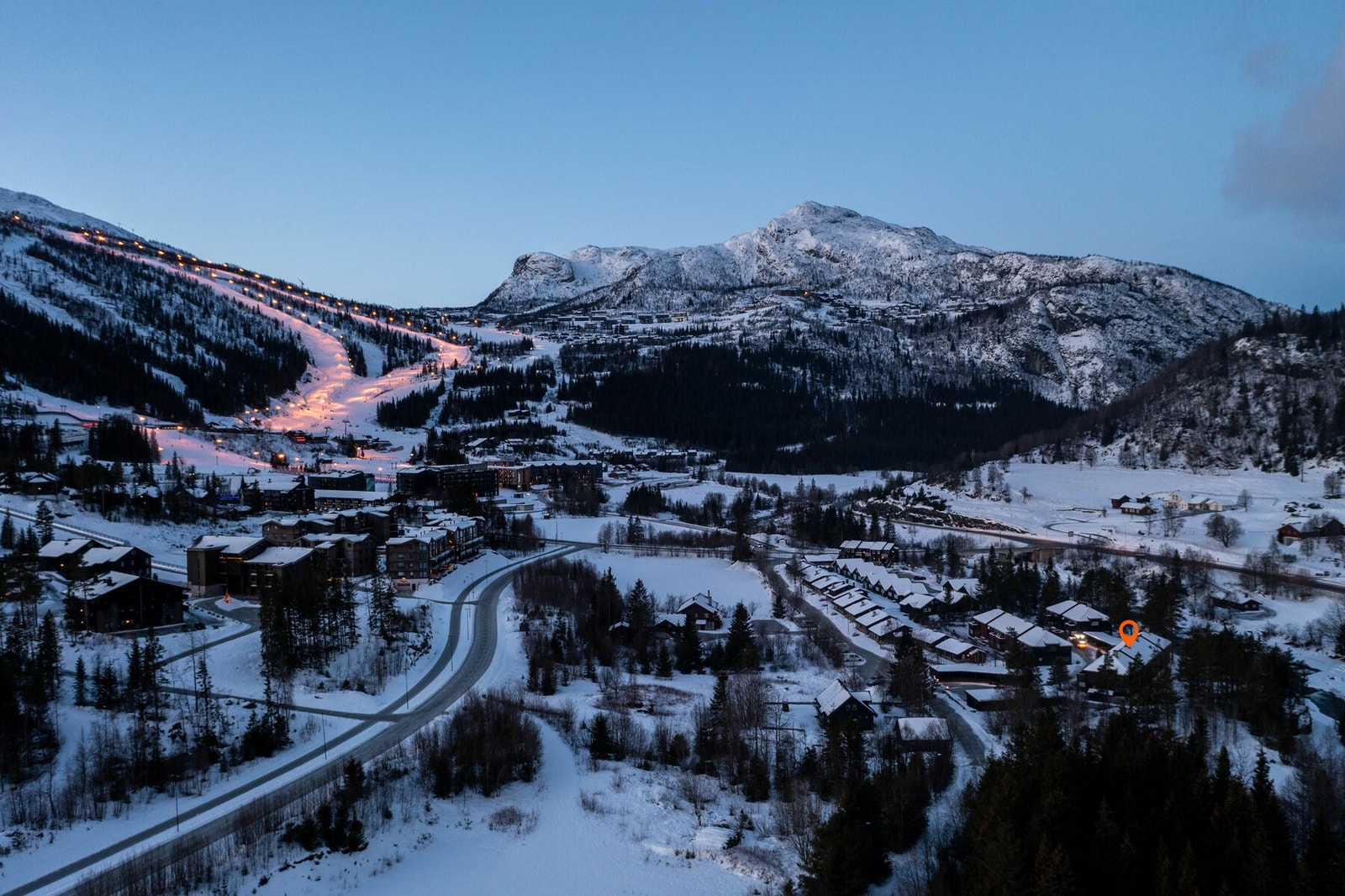 For de skiglade er det gåavstand til Hemsedal skisenter, og gåavstand til Stavkrtoa for den festglade. Galleribilde